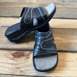Women’s xhilaration Slide-on Sandals